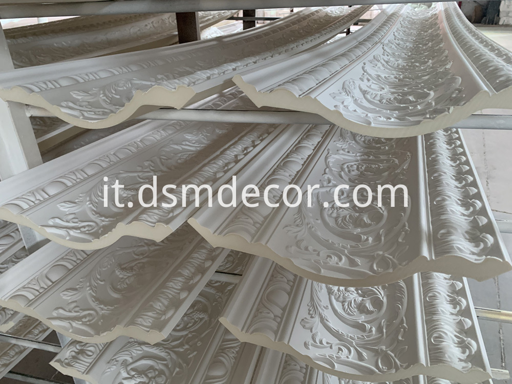 Popolare stampaggio a corona in PU Popular PU Crown Moulding